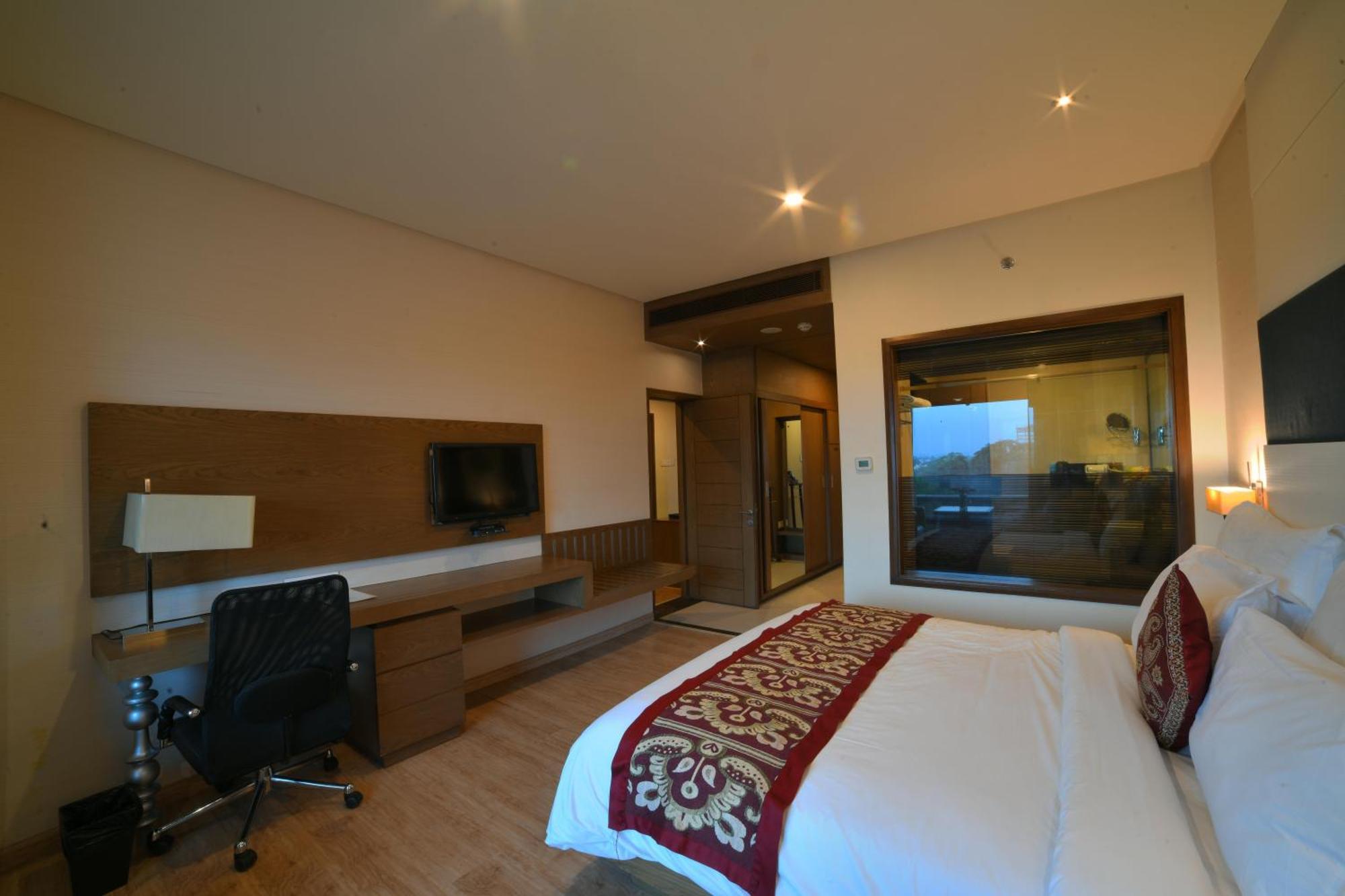 Narayani Heights, Ahmedabad Hotel Exterior photo