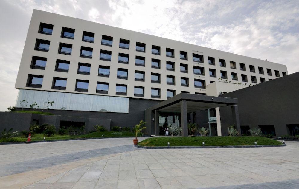 Narayani Heights, Ahmedabad Hotel Exterior photo