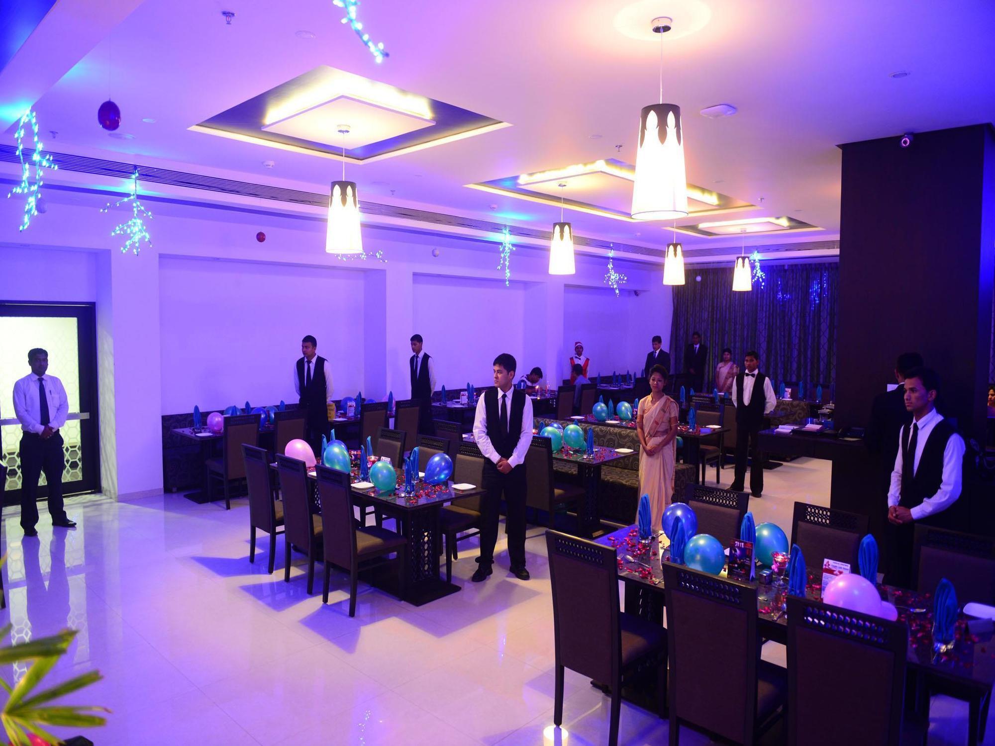 Narayani Heights, Ahmedabad Hotel Exterior photo