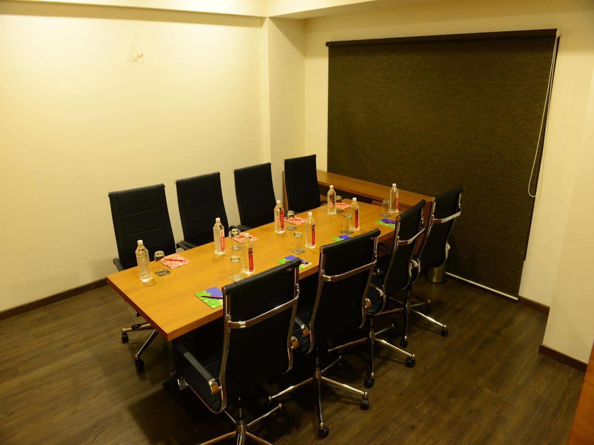 Narayani Heights, Ahmedabad Hotel Exterior photo
