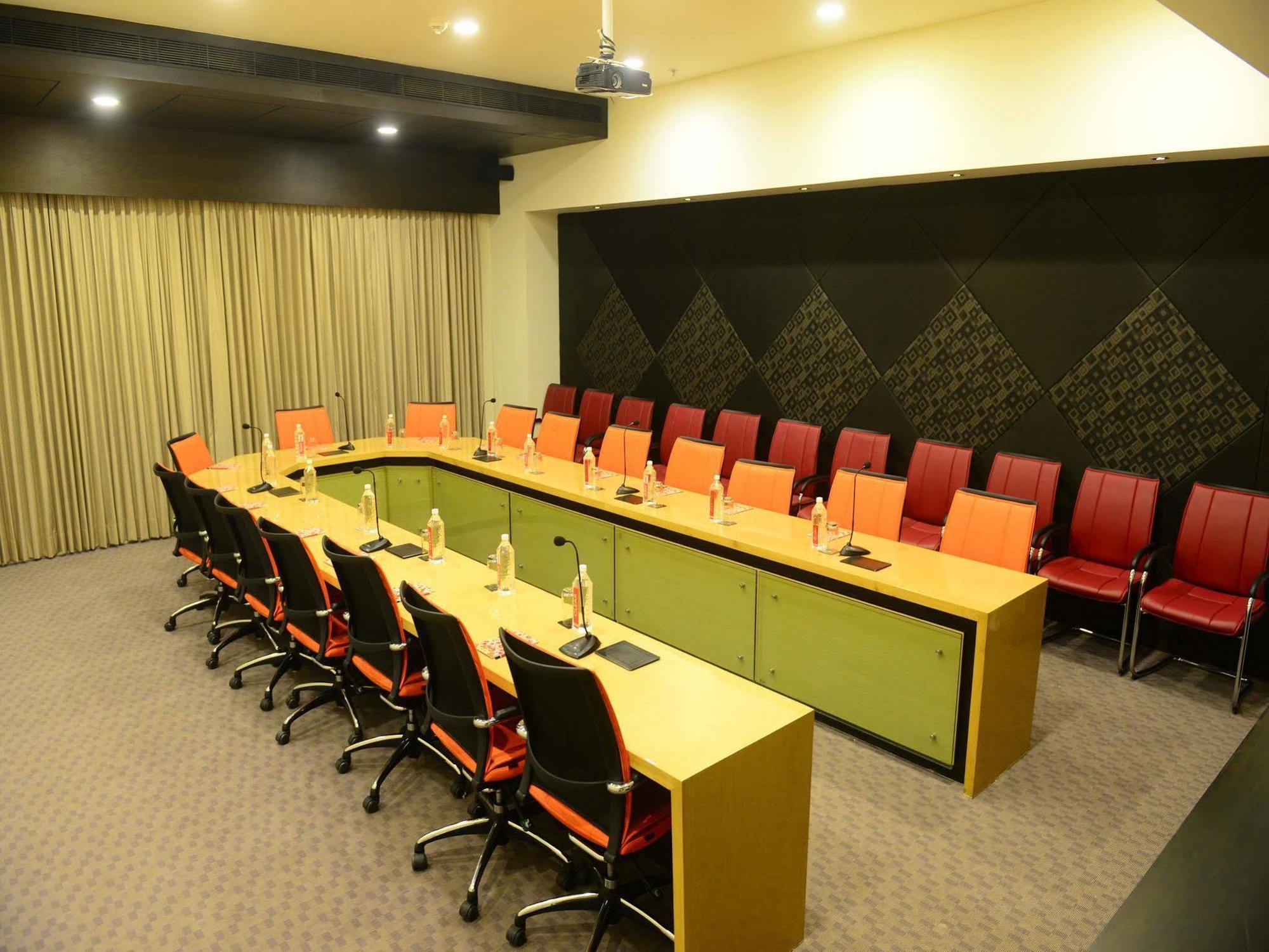 Narayani Heights, Ahmedabad Hotel Exterior photo