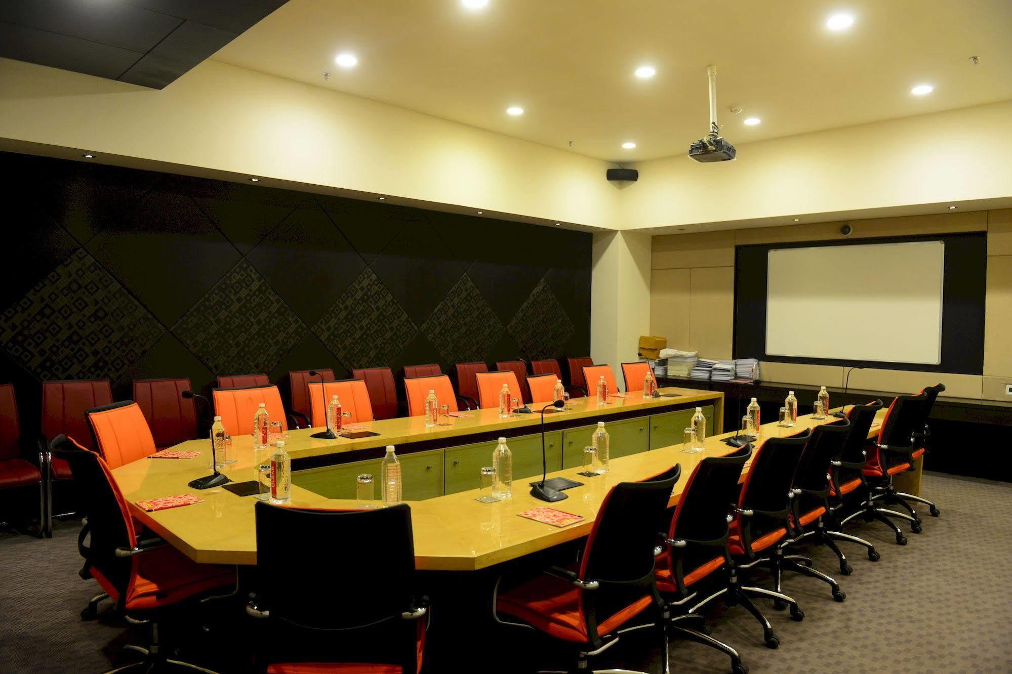 Narayani Heights, Ahmedabad Hotel Exterior photo