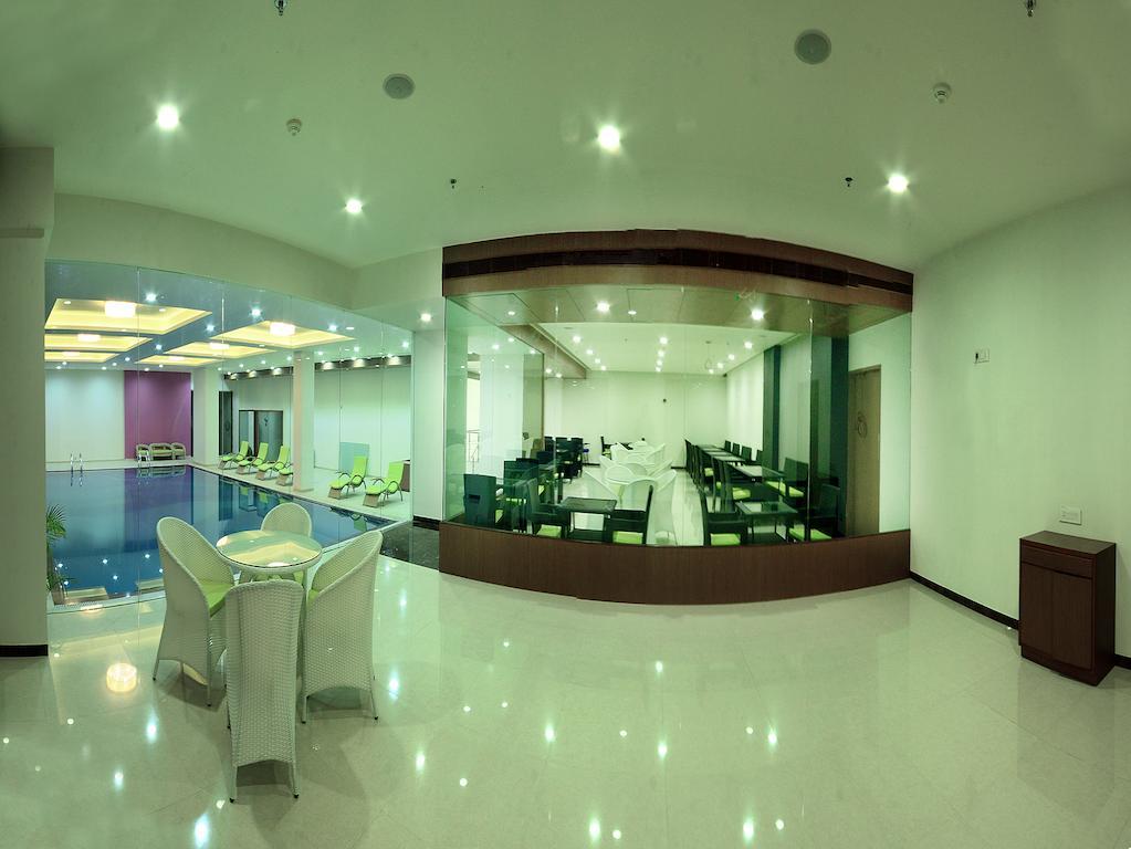 Narayani Heights, Ahmedabad Hotel Exterior photo