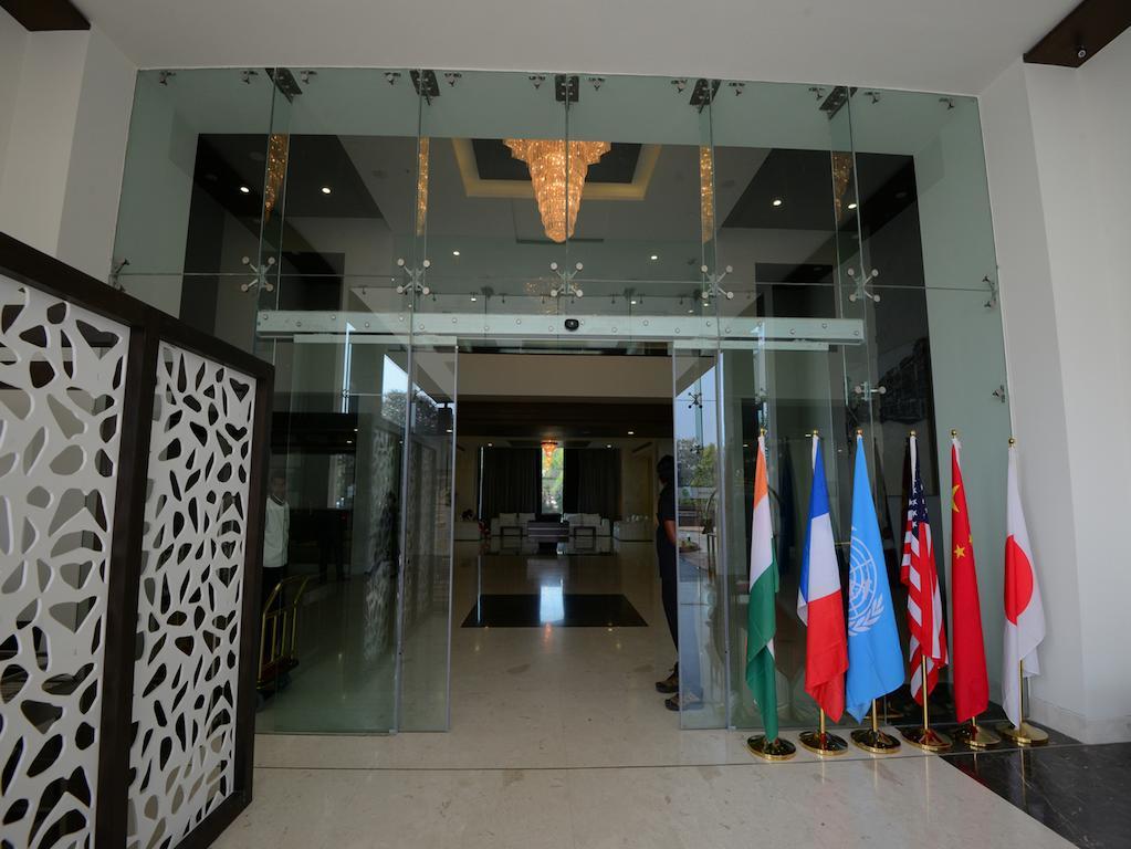 Narayani Heights, Ahmedabad Hotel Exterior photo