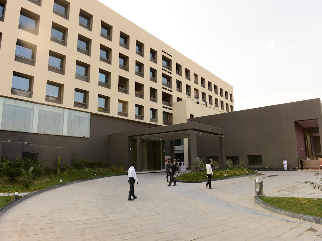 Narayani Heights, Ahmedabad Hotel Exterior photo
