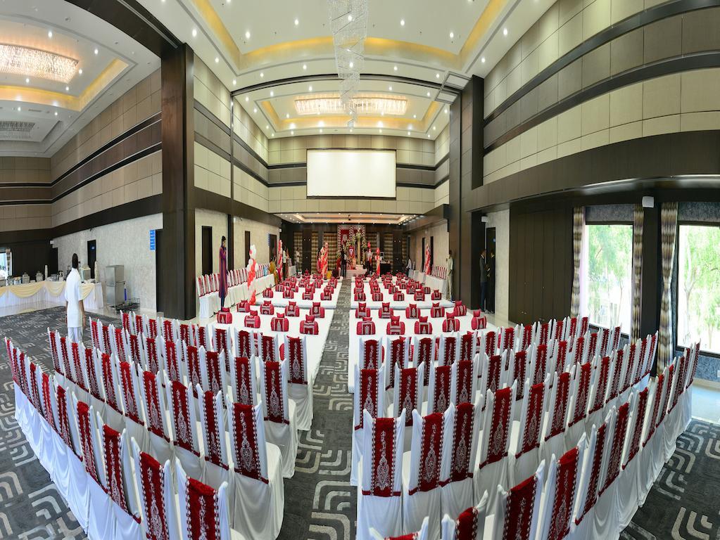 Narayani Heights, Ahmedabad Hotel Exterior photo
