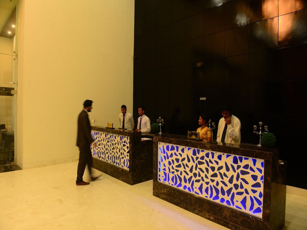 Narayani Heights, Ahmedabad Hotel Exterior photo