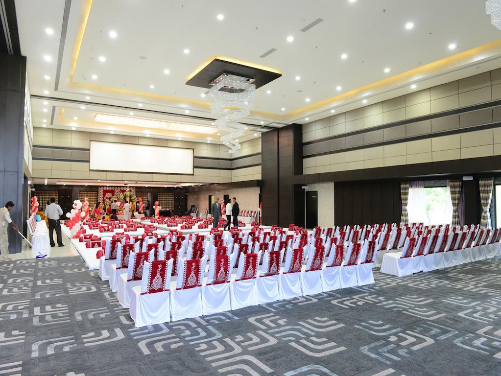 Narayani Heights, Ahmedabad Hotel Exterior photo