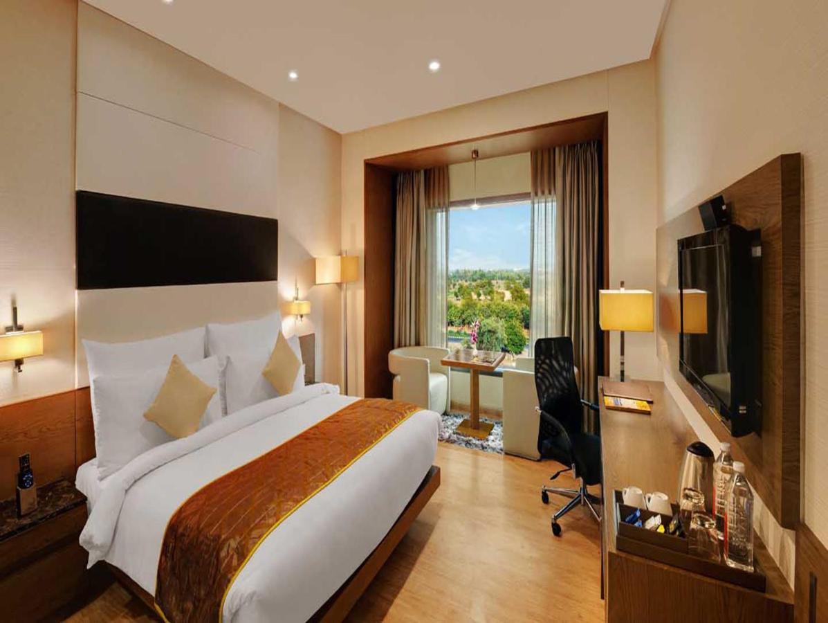 Narayani Heights, Ahmedabad Hotel Room photo