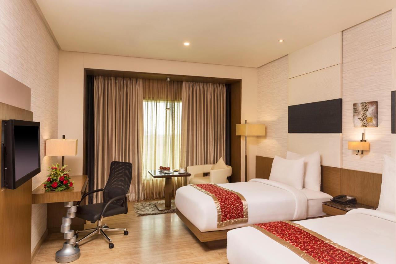 Narayani Heights, Ahmedabad Hotel Exterior photo